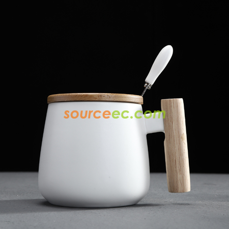 礼品订购425ML木柄马克杯带盖勺广告
