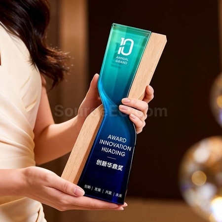 礼品订购实木水晶奖座广告