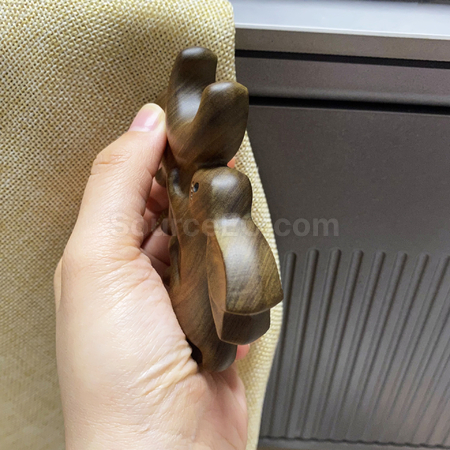 礼品订购可爱按摩梳广告