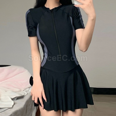 礼品订购连体女泳衣广告