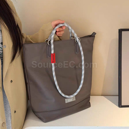 礼品订购轻便防水托特包妈咪袋广告