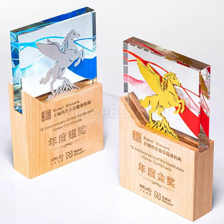 礼品订购马年水晶奖座广告