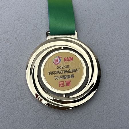 奖盃, 奖座, 奖牌, 金属奖杯, 比赛奖牌, 纪念牌, 纪念币, 木盾牌, 银碟, 锦旗, 桌旗, 旗帜, 金属襟章, 定制胸章, 制作名牌, 马口铁牌, 比赛奖品, 徽章, 礼品, 广告赠品, 纪念品, 礼品公司, 定制礼品, 商务礼品, 宣传礼品, 环保礼品, 文具, 自订纪念品, 礼物, 礼物包装
