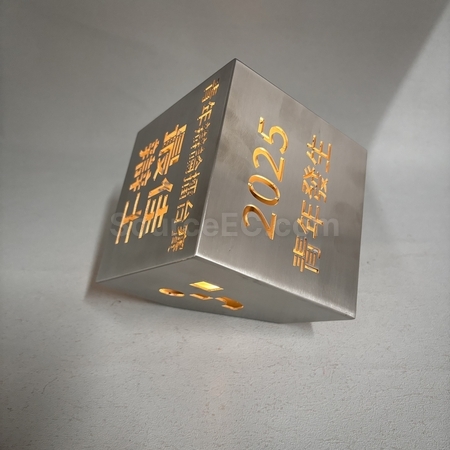 奖盃, 奖座, 奖牌, 金属奖杯, 比赛奖牌, 纪念牌, 纪念币, 木盾牌, 银碟, 锦旗, 桌旗, 旗帜, 金属襟章, 定制胸章, 制作名牌, 马口铁牌, 比赛奖品, 徽章, 礼品, 广告赠品, 纪念品, 礼品公司, 定制礼品, 商务礼品, 宣传礼品, 环保礼品, 文具, 自订纪念品, 礼物, 礼物包装