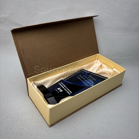 水晶礼品, 水晶纪念品, 水晶奖座, 水晶奖盃, 水晶座, 水晶杯, 水晶奖牌, 水晶纸镇, 琉璃水晶, 定制水晶座, 订做水晶, 纪念座, 雕刻水晶, 3D水晶, 印刷水晶, 礼品, 广告赠品, 纪念品, 礼品公司, 定制礼品, 商务礼品, 宣传礼品, 文具, 自订纪念品, 礼物, 礼物包装