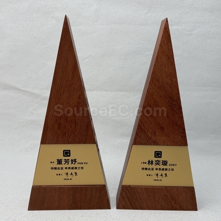 奖盃, 奖座, 奖牌, 金属奖杯, 比赛奖牌, 纪念牌, 纪念币, 木盾牌, 银碟, 锦旗, 桌旗, 旗帜, 金属襟章, 定制胸章, 制作名牌, 马口铁牌, 比赛奖品, 徽章, 礼品, 广告赠品, 纪念品, 礼品公司, 定制礼品, 商务礼品, 宣传礼品, 环保礼品, 文具, 自订纪念品, 礼物, 礼物包装