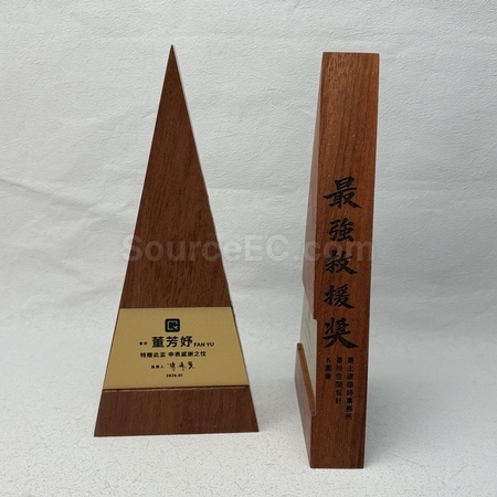 奖盃, 奖座, 奖牌, 金属奖杯, 比赛奖牌, 纪念牌, 纪念币, 木盾牌, 银碟, 锦旗, 桌旗, 旗帜, 金属襟章, 定制胸章, 制作名牌, 马口铁牌, 比赛奖品, 徽章, 礼品, 广告赠品, 纪念品, 礼品公司, 定制礼品, 商务礼品, 宣传礼品, 环保礼品, 文具, 自订纪念品, 礼物, 礼物包装