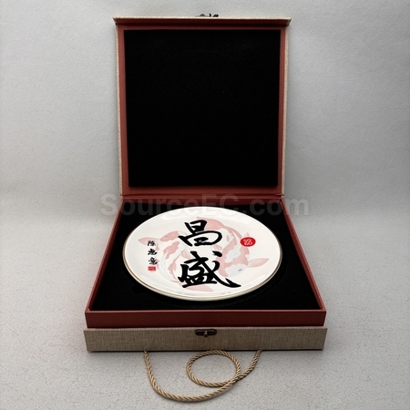 奖盃, 奖座, 奖牌, 金属奖杯, 比赛奖牌, 纪念牌, 纪念币, 木盾牌, 银碟, 锦旗, 桌旗, 旗帜, 金属襟章, 定制胸章, 制作名牌, 马口铁牌, 比赛奖品, 徽章, 礼品, 广告赠品, 纪念品, 礼品公司, 定制礼品, 商务礼品, 宣传礼品, 环保礼品, 文具, 自订纪念品, 礼物, 礼物包装