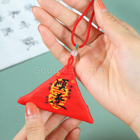 礼品订购三角平安福袋广告